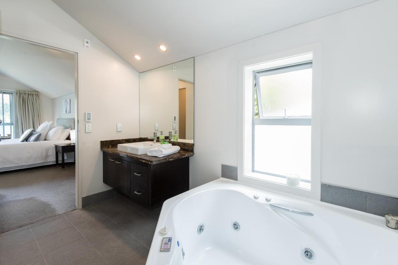 Lakeside Luxury With Spa Queenstown Eksteriør bilde