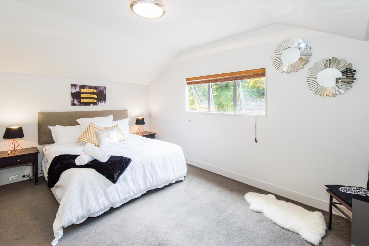 Lakeside Luxury With Spa Queenstown Eksteriør bilde